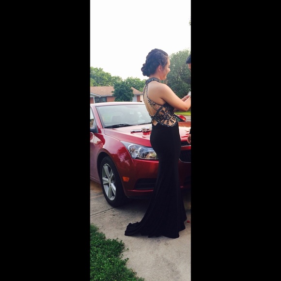 Prom dress - Picture 2 of 4